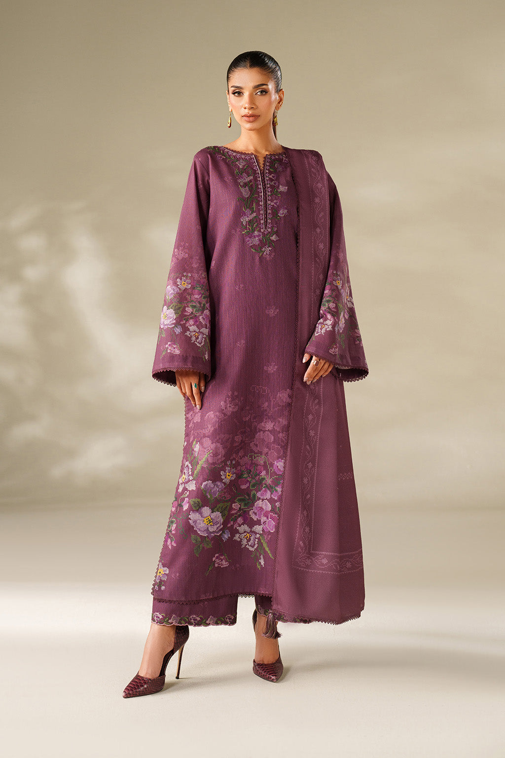 Iznik | Winter Chapter 25 | UE-566 Printed Khaddar by Iznik - Designer Dress - Type : Ladies Clothes - Available at Libayah - 100% Original 
