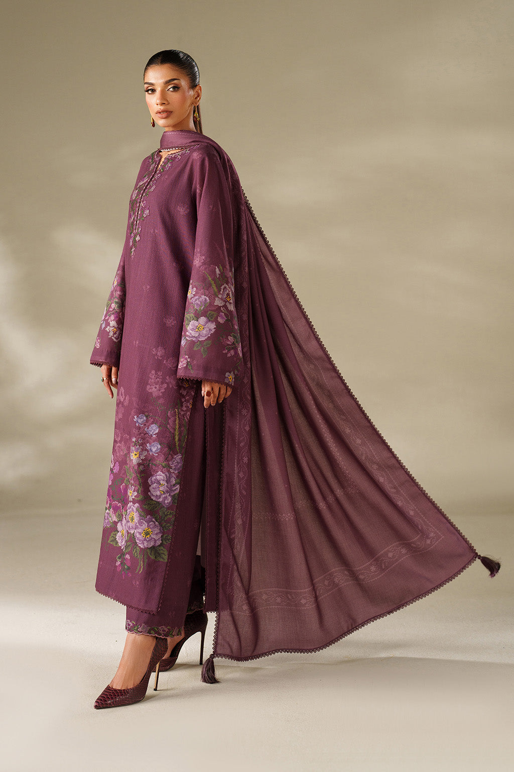 Iznik | Winter Chapter 25 | UE-566 Printed Khaddar by Iznik - Designer Dress - Type : Ladies Clothes - Available at Libayah - 100% Original 