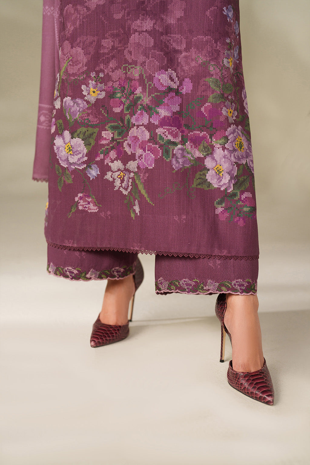 Iznik | Winter Chapter 25 | UE-566 Printed Khaddar by Iznik - Designer Dress - Type : Ladies Clothes - Available at Libayah - 100% Original 