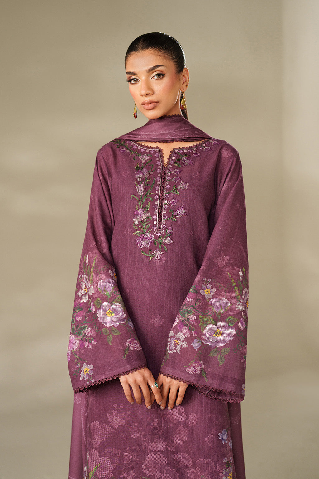Iznik | Winter Chapter 25 | UE-566 Printed Khaddar by Iznik - Designer Dress - Type : Ladies Clothes - Available at Libayah - 100% Original 