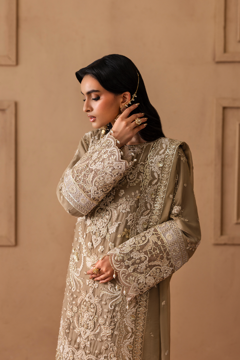 ULFAT – authentic Pakistani formal dress from the Emaan Adeel Sheherzadi Formals 25 collection for women in the UK.