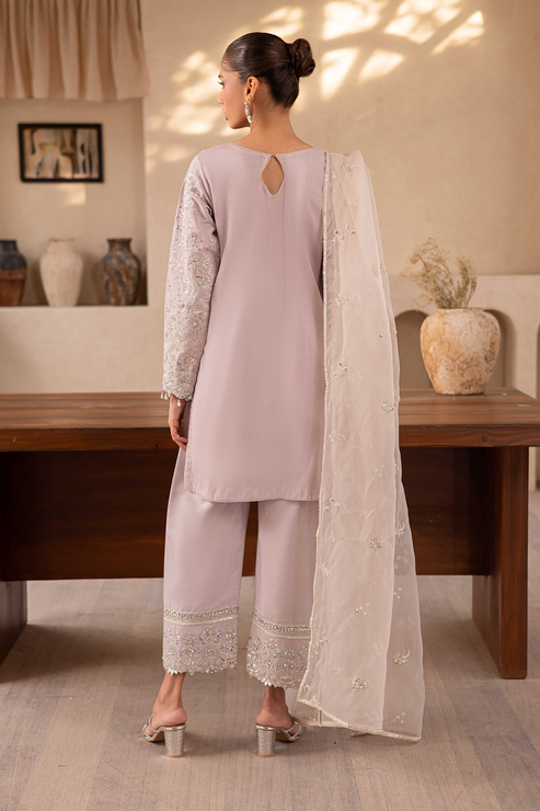 Emaan Adeel | Noore Festive Formals | YALINA by Emaan Adeel - Designer Dress - Type: Ladies Clothes - Available at Libayah - 100% Original