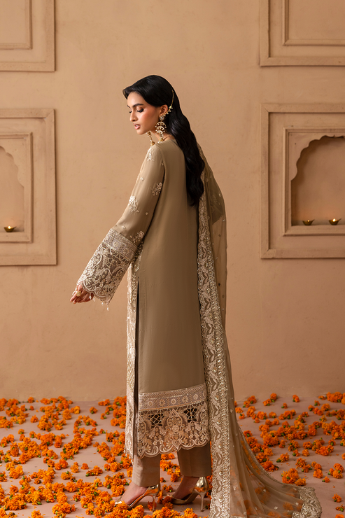 ULFAT – authentic Pakistani formal dress from the Emaan Adeel Sheherzadi Formals 25 collection for women in the UK.