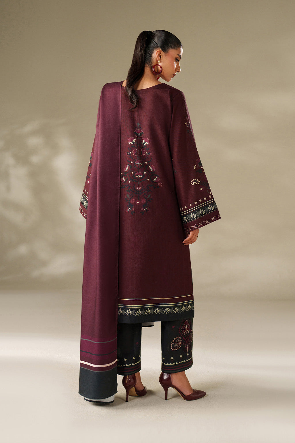 Iznik | Winter Chapter 25 | UE-570 Printed Khaddar by Iznik - Designer Dress - Type : Ladies Clothes - Available at Libayah - 100% Original 