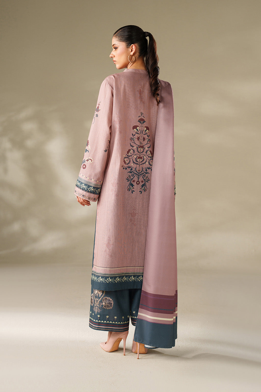 Iznik | Winter Chapter 25 | UE-569 Printed Khaddar by Iznik - Designer Dress - Type : Ladies Clothes - Available at Libayah - 100% Original 