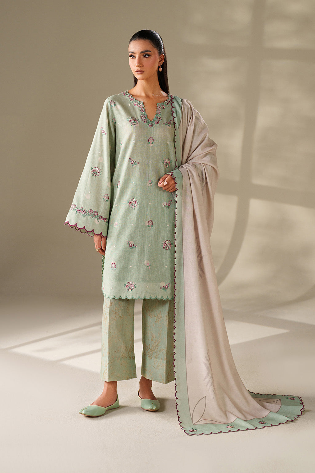 Iznik | Winter Chapter 25 | UE-563 Printed Khaddar by Iznik - Designer Dress - Type : Ladies Clothes - Available at Libayah - 100% Original 
