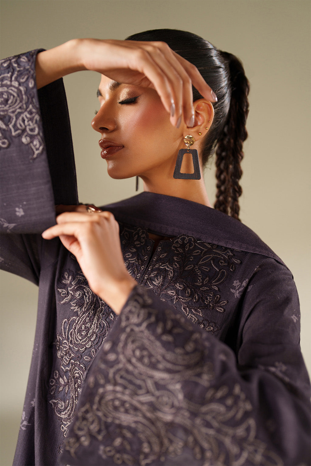 Iznik | Winter Chapter 25 | UE-558 Printed Khaddar by Iznik - Designer Dress - Type : Ladies Clothes - Available at Libayah - 100% Original 