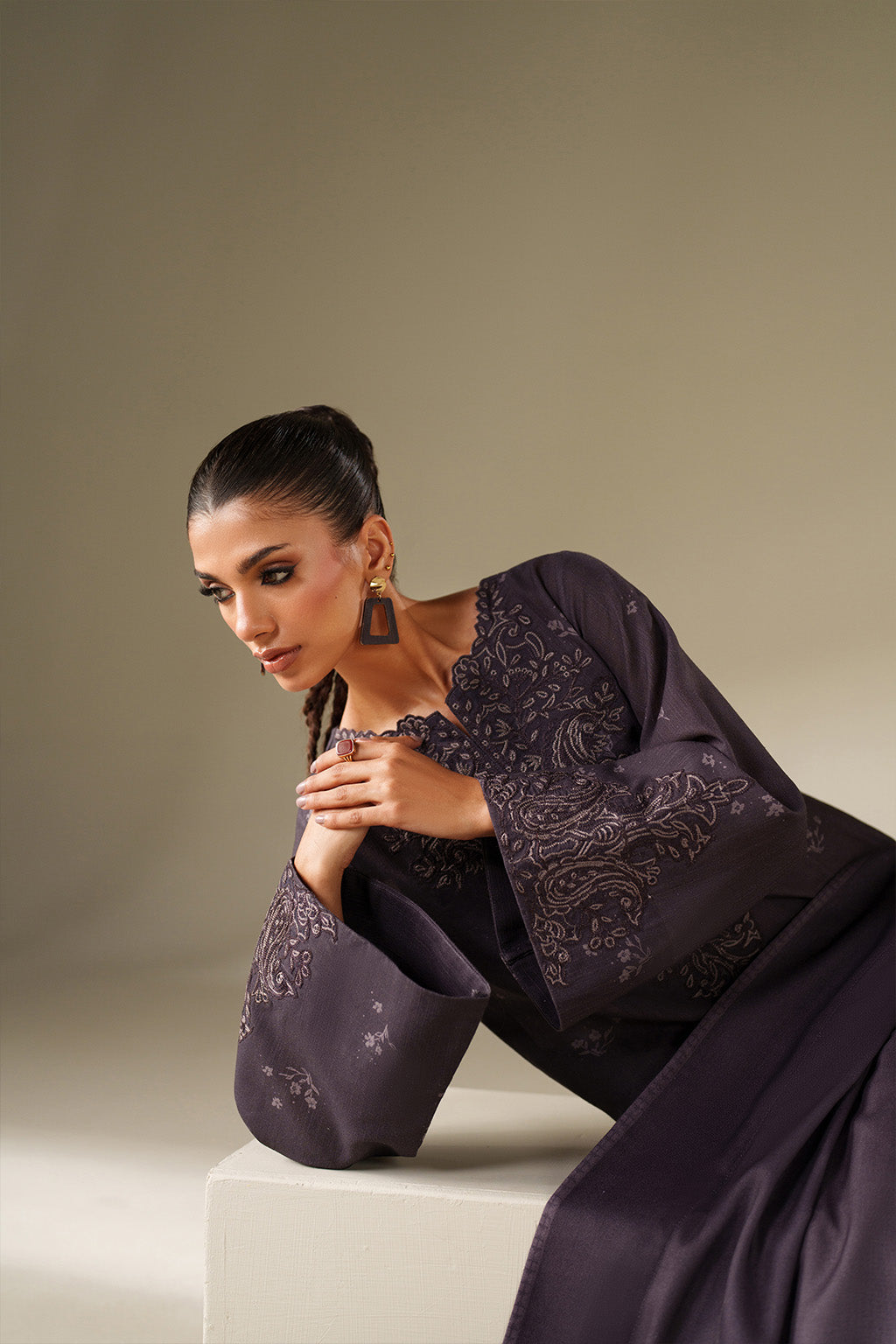 Iznik | Winter Chapter 25 | UE-558 Printed Khaddar by Iznik - Designer Dress - Type : Ladies Clothes - Available at Libayah - 100% Original 