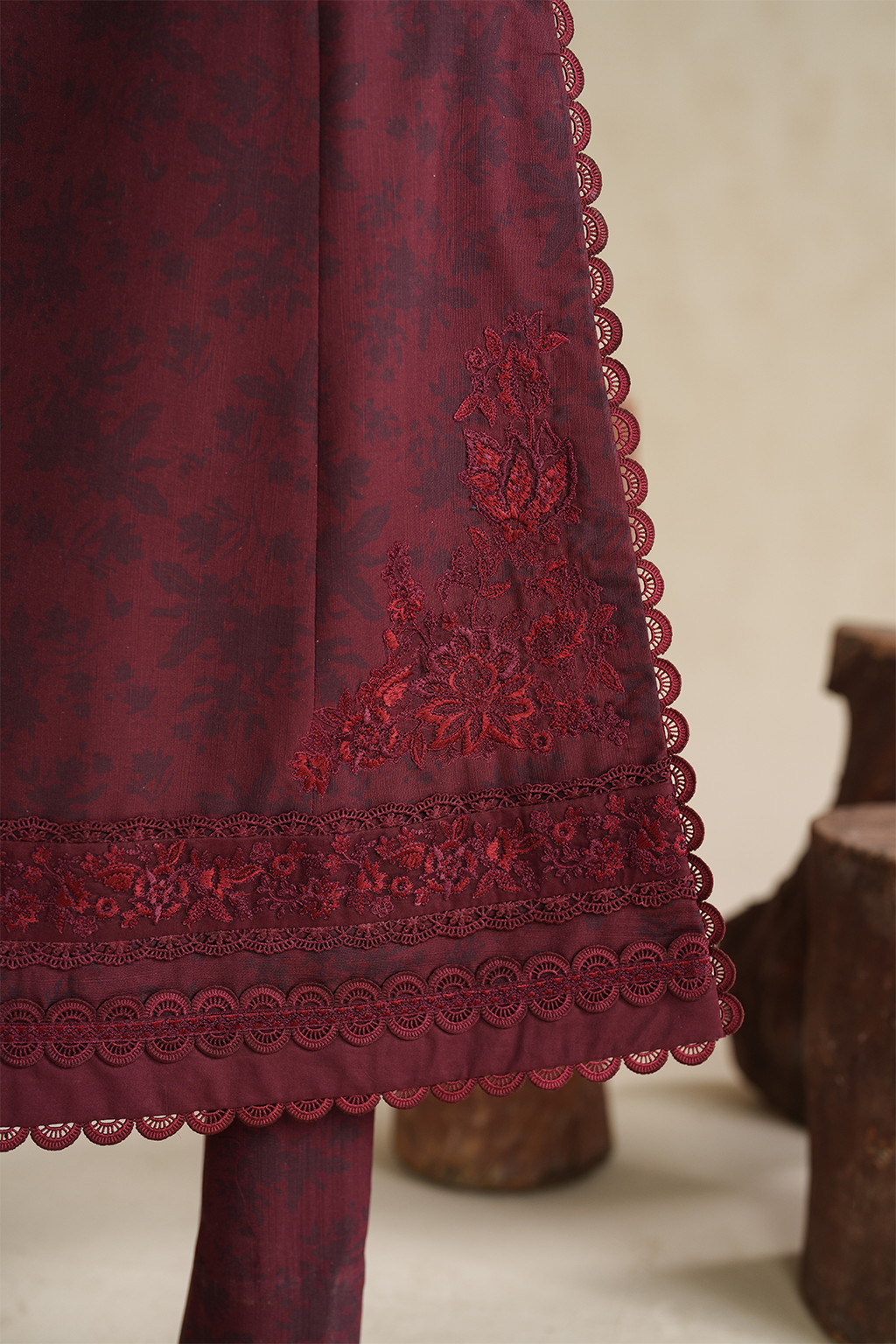 Iznik | Winter Chapter 25 | UE-590 Printed Khaddar by Iznik - Designer Dress - Type : Ladies Clothes - Available at Libayah - 100% Original 