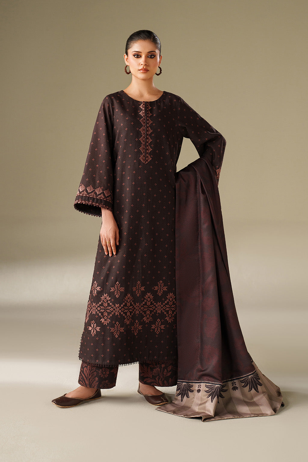 Iznik | Winter Chapter 25 | UE-559 Printed Khaddar by Iznik - Designer Dress - Type : Ladies Clothes - Available at Libayah - 100% Original 