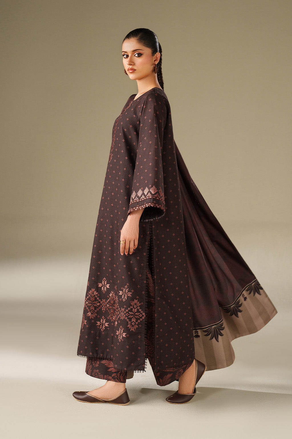 Iznik | Winter Chapter 25 | UE-559 Printed Khaddar by Iznik - Designer Dress - Type : Ladies Clothes - Available at Libayah - 100% Original 