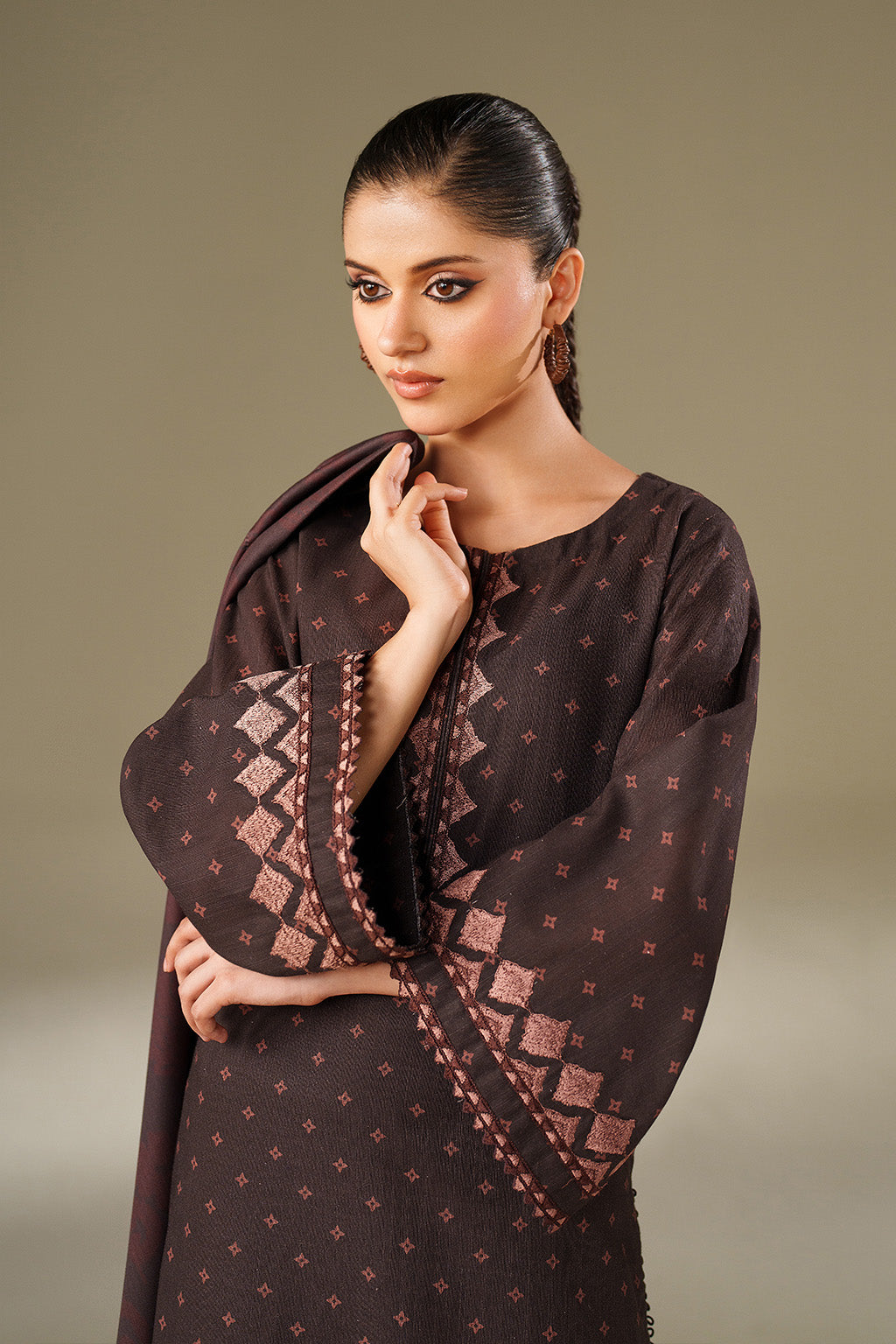 Iznik | Winter Chapter 25 | UE-559 Printed Khaddar by Iznik - Designer Dress - Type : Ladies Clothes - Available at Libayah - 100% Original 