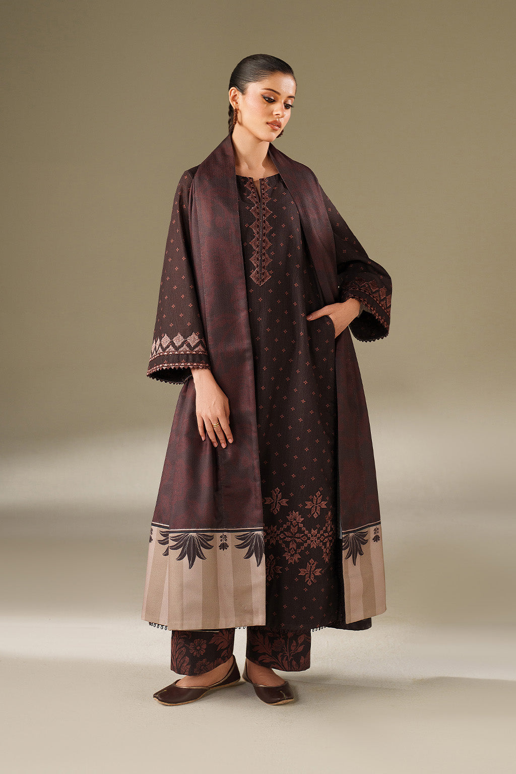 Iznik | Winter Chapter 25 | UE-559 Printed Khaddar by Iznik - Designer Dress - Type : Ladies Clothes - Available at Libayah - 100% Original 