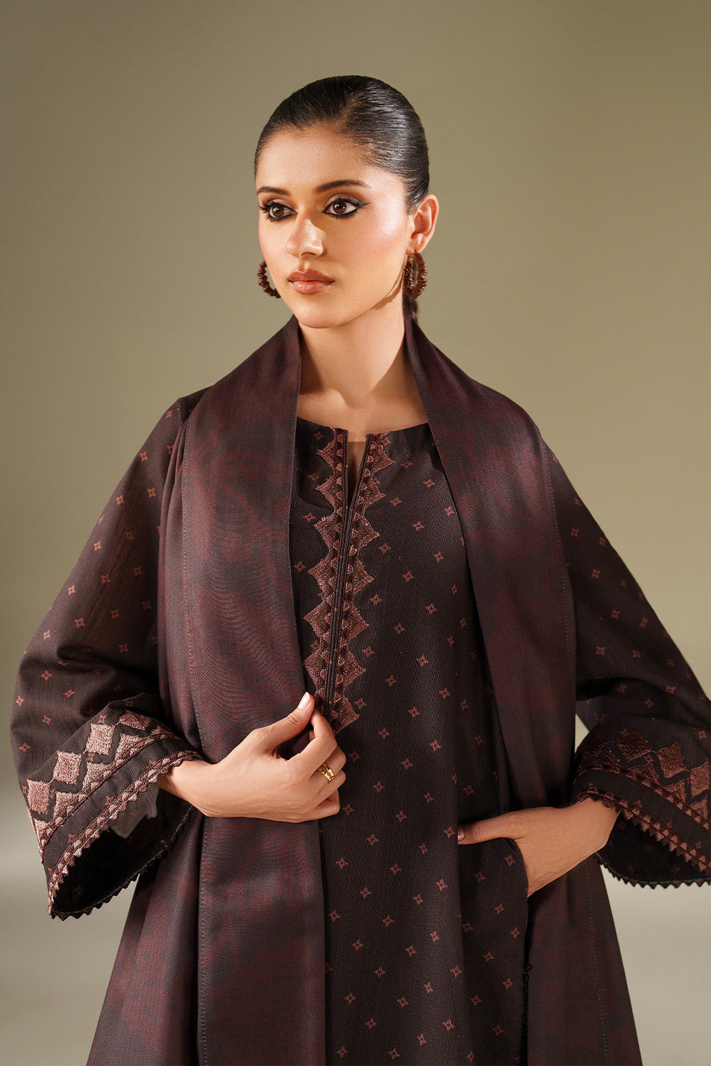 Iznik | Winter Chapter 25 | UE-559 Printed Khaddar by Iznik - Designer Dress - Type : Ladies Clothes - Available at Libayah - 100% Original 