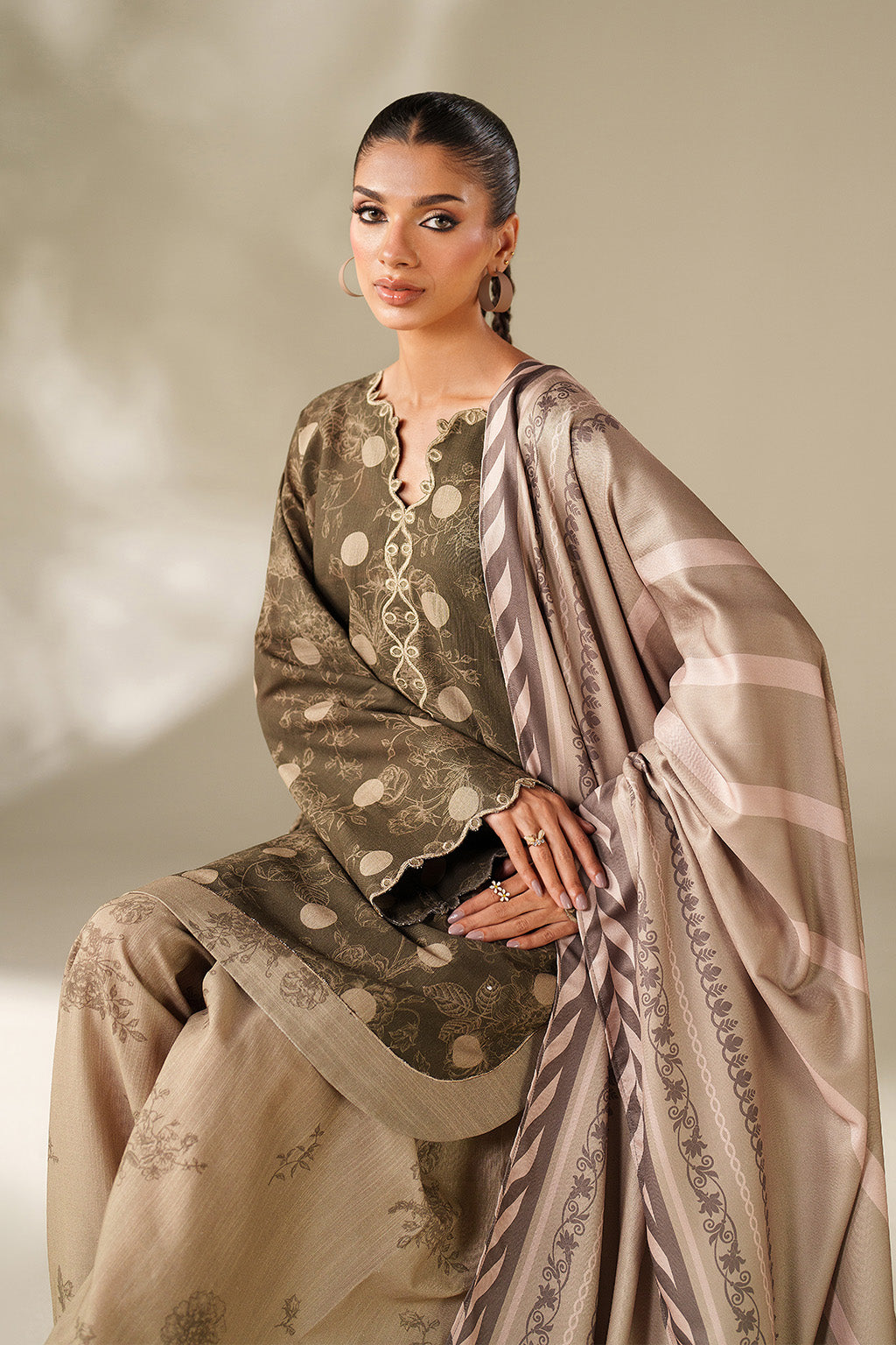 Iznik | Winter Chapter 25 | UE-565 Printed Khaddar by Iznik - Designer Dress - Type : Ladies Clothes - Available at Libayah - 100% Original 