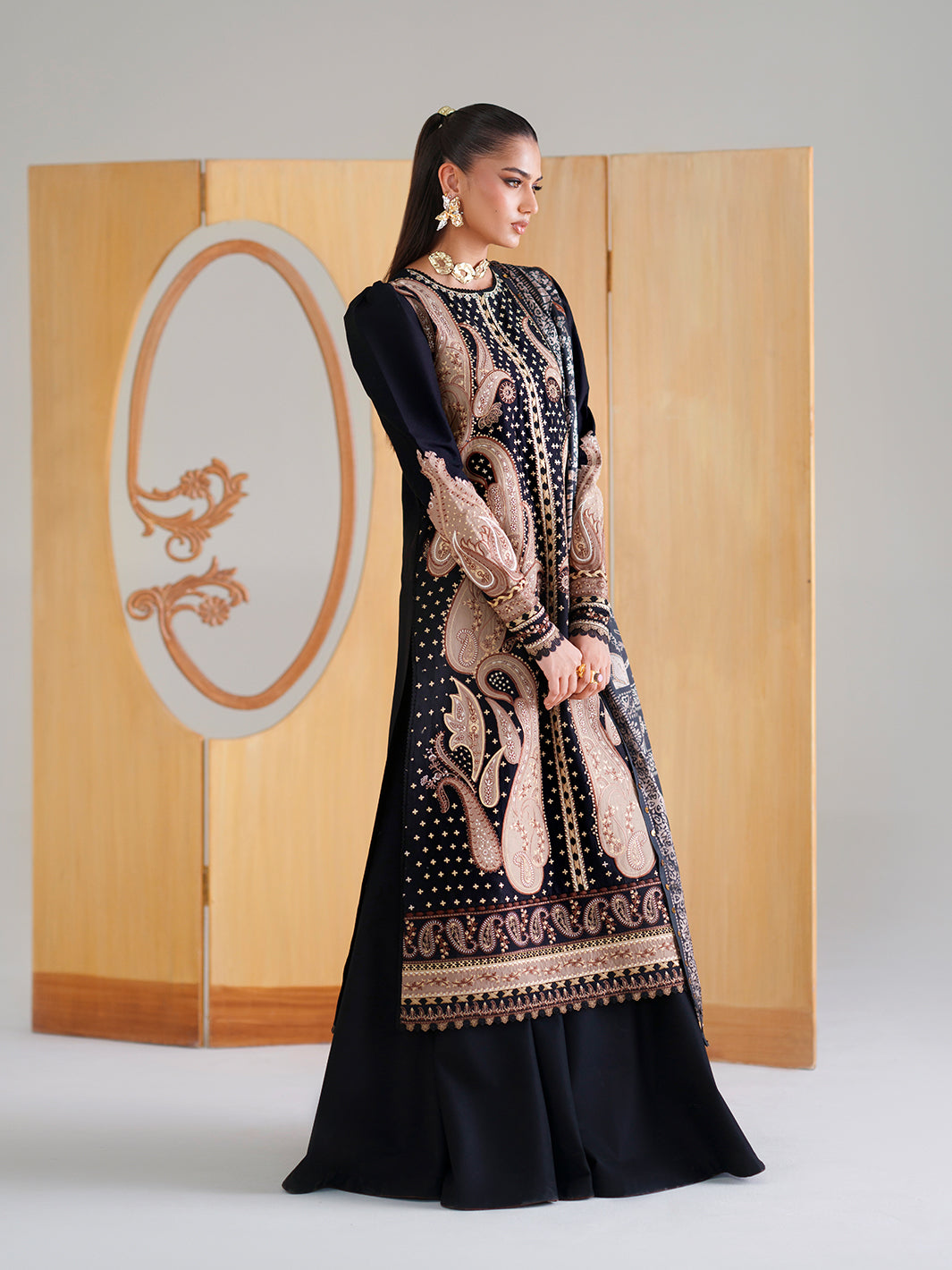Bin Ilyas | Amour Luxury Lawn 26 | 185-B by Bin Ilyas - Designer Dress  - Type : Ladies Clothes - Available at Libayah - 100% Original 