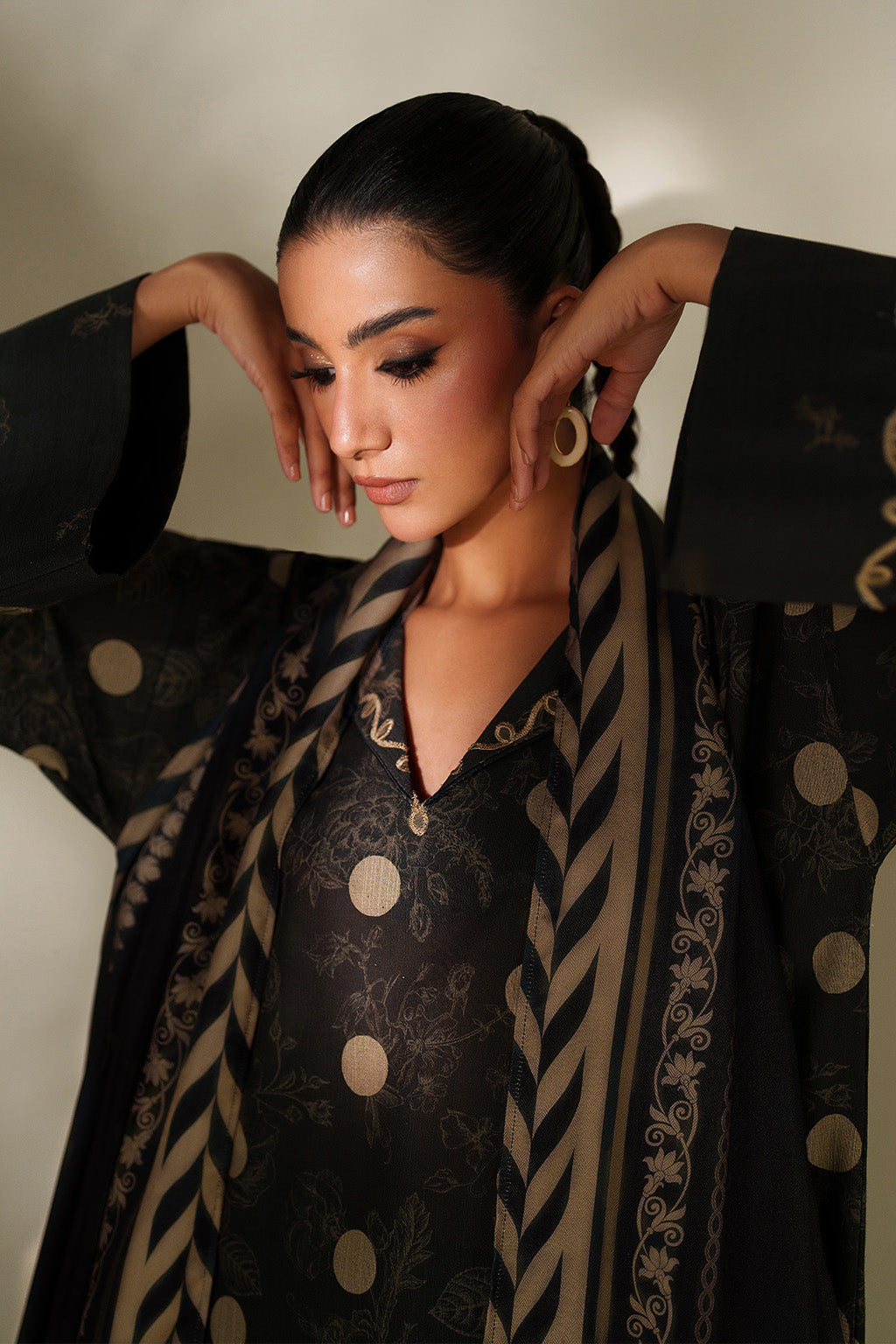 Iznik | Winter Chapter 25 | UE-571 Printed Khaddar by Iznik - Designer Dress - Type : Ladies Clothes - Available at Libayah - 100% Original 