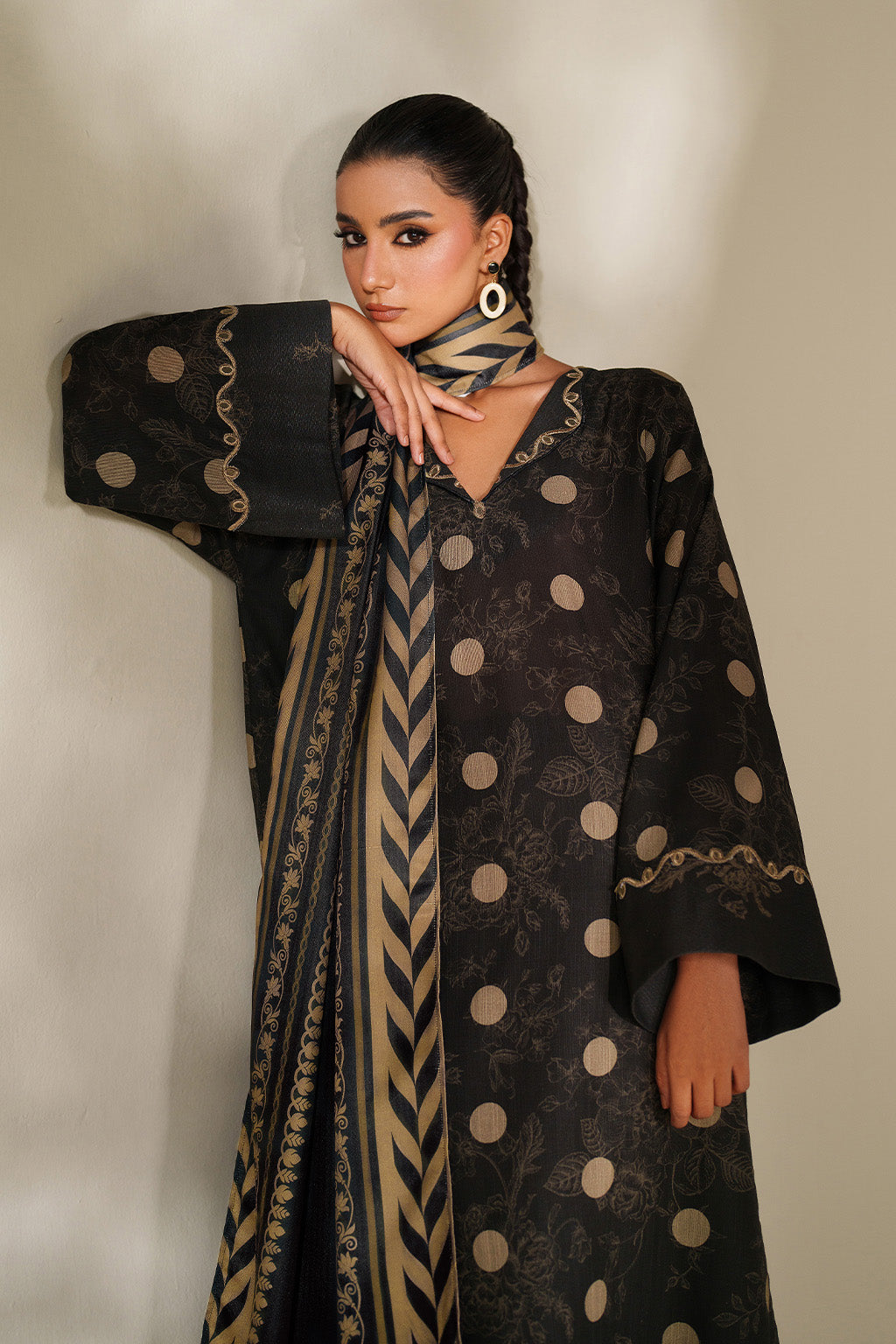 Iznik | Winter Chapter 25 | UE-571 Printed Khaddar by Iznik - Designer Dress - Type : Ladies Clothes - Available at Libayah - 100% Original 