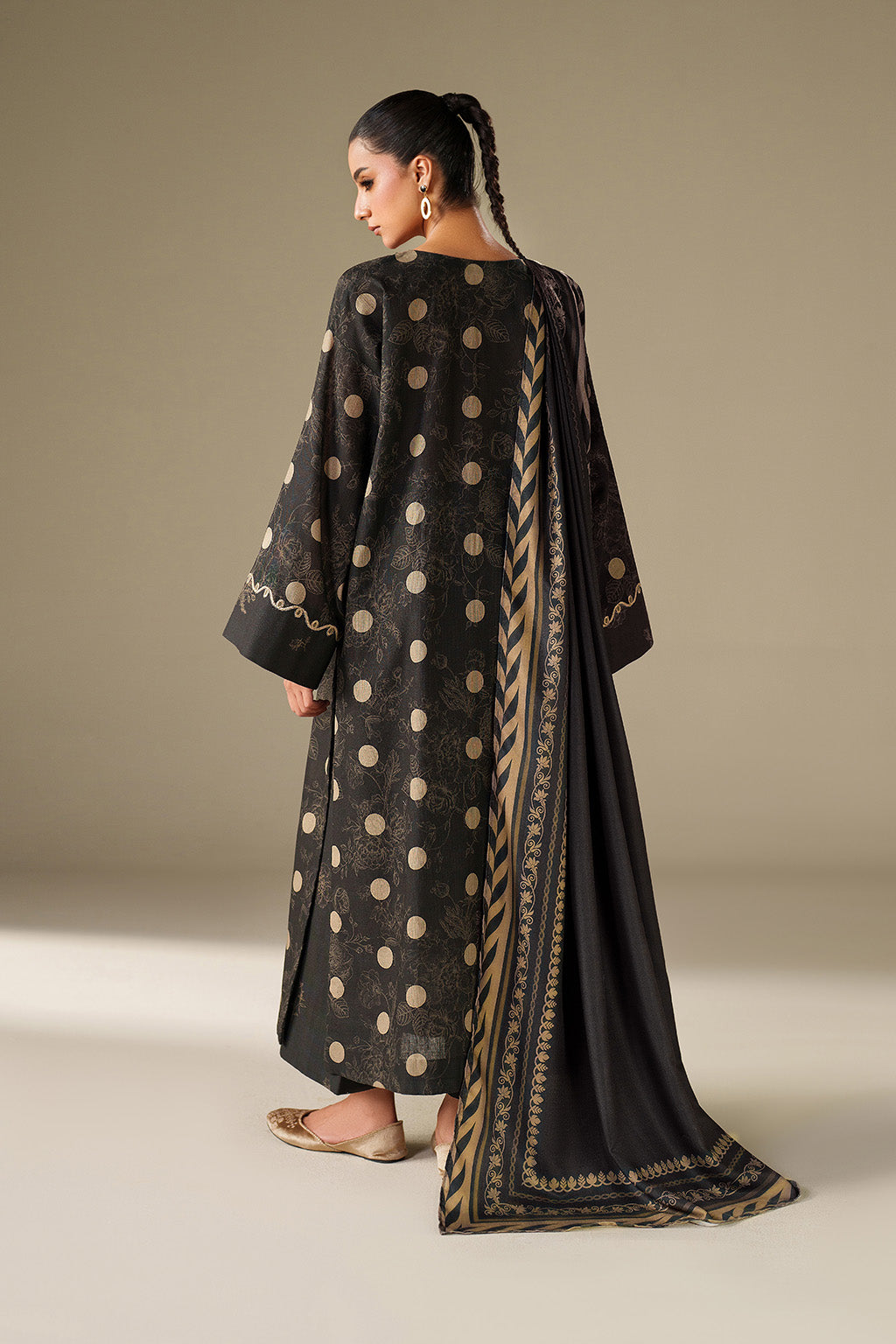Iznik | Winter Chapter 25 | UE-571 Printed Khaddar by Iznik - Designer Dress - Type : Ladies Clothes - Available at Libayah - 100% Original 