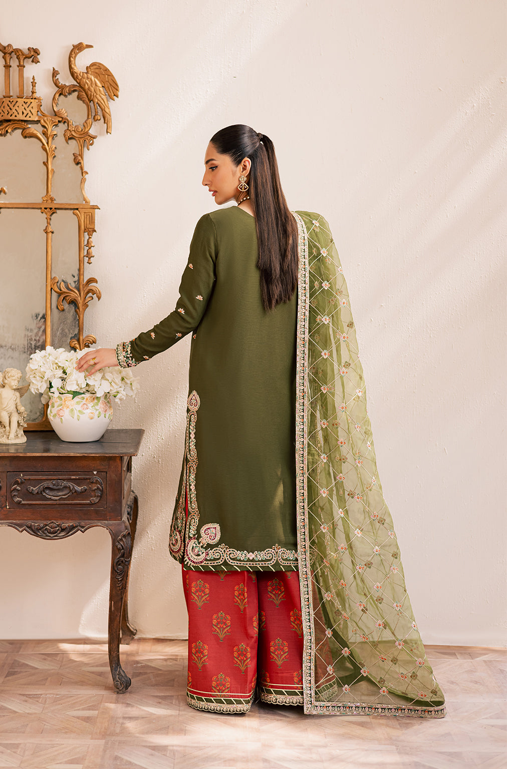 Emaan Adeel | Suave Luxury Formals | ORAYA by Emaan Adeel - Designer Dress  - Type : Ladies Clothes - Available at Libayah - 100% Original 