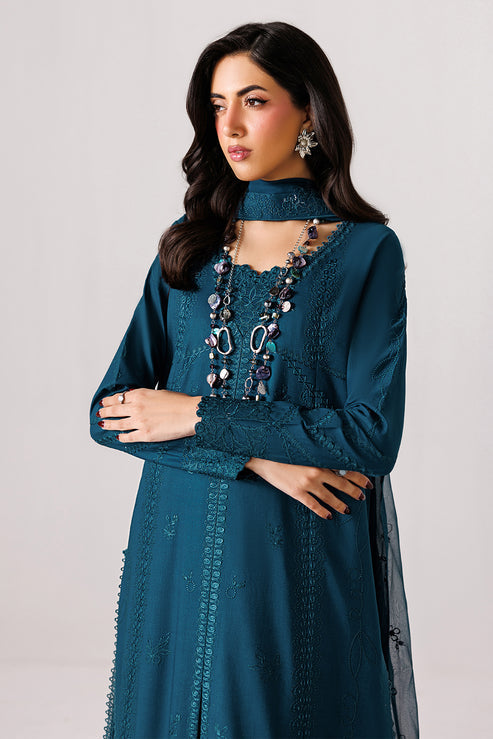 Emaan Adeel | Beyond Basics Eid Pret 26 | SERENE by Emaan Adeel - Designer Dress  - Type : Ladies Clothes - Available at Libayah - 100% Original 