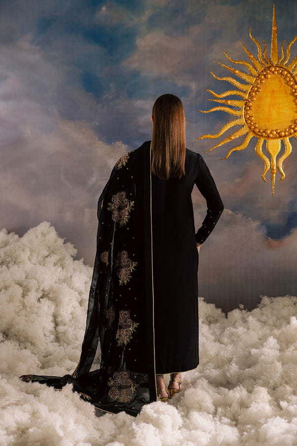 FF-69 – authentic Pakistani formal dress from the Vanya Golden Hour collection for women in the UK.