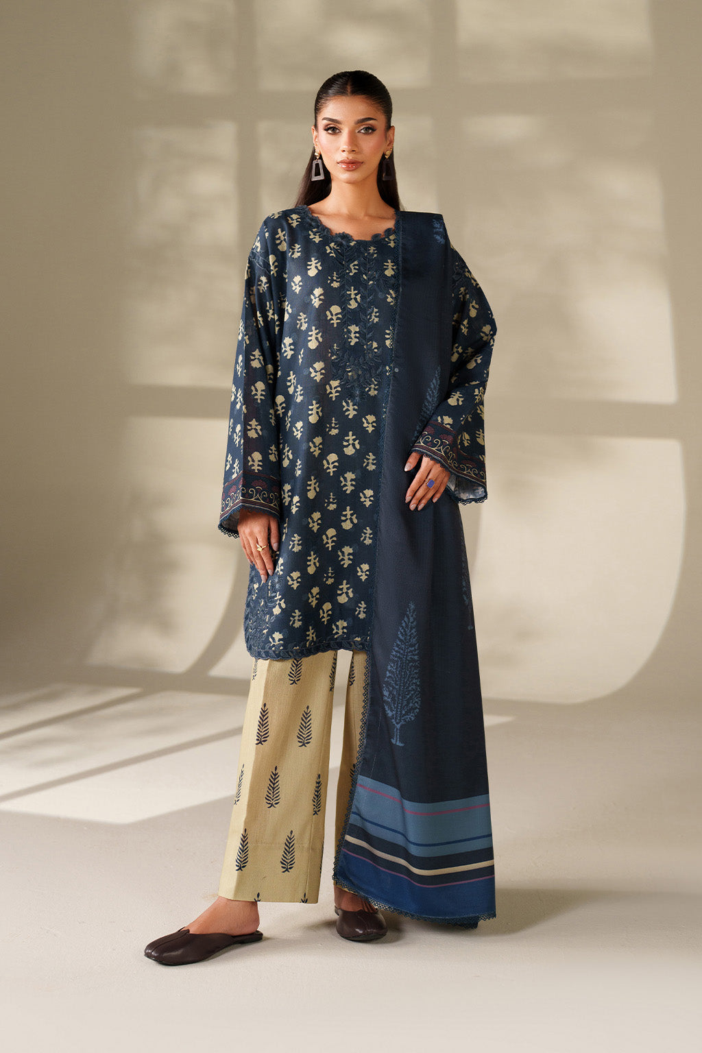 Iznik | Winter Chapter 25 | UE-560 Printed Khaddar by Iznik - Designer Dress - Type : Ladies Clothes - Available at Libayah - 100% Original 