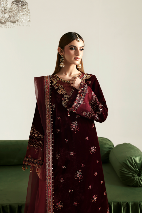 NADIRA – authentic Pakistani formal dress from the Emaan Adeel Zarposh Velvet 25 collection for women in the UK.