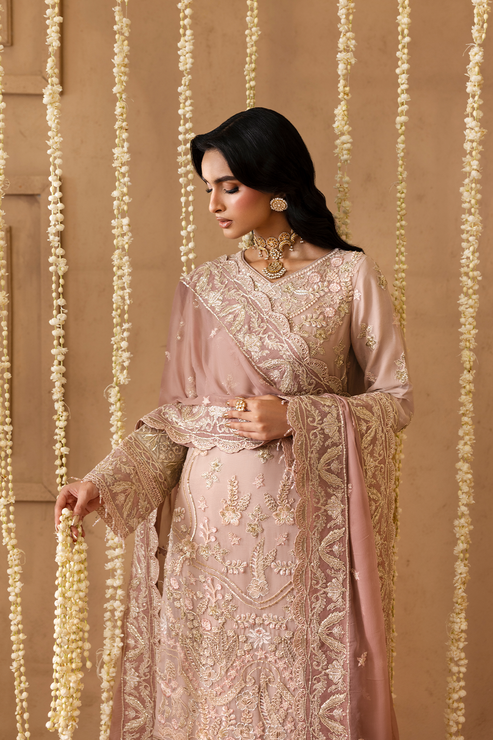 LAILA – authentic Pakistani formal dress from the Emaan Adeel Sheherzadi Formals 25 collection for women in the UK.
