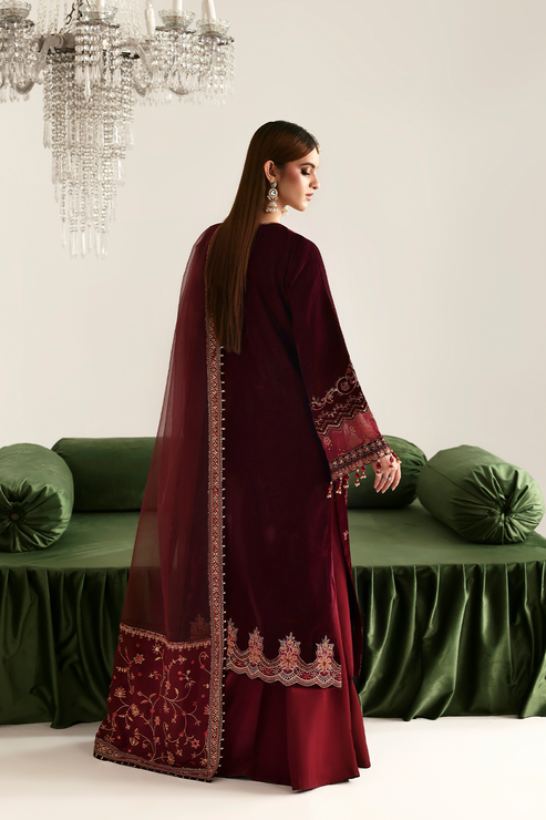 NADIRA – authentic Pakistani formal dress from the Emaan Adeel Zarposh Velvet 25 collection for women in the UK.