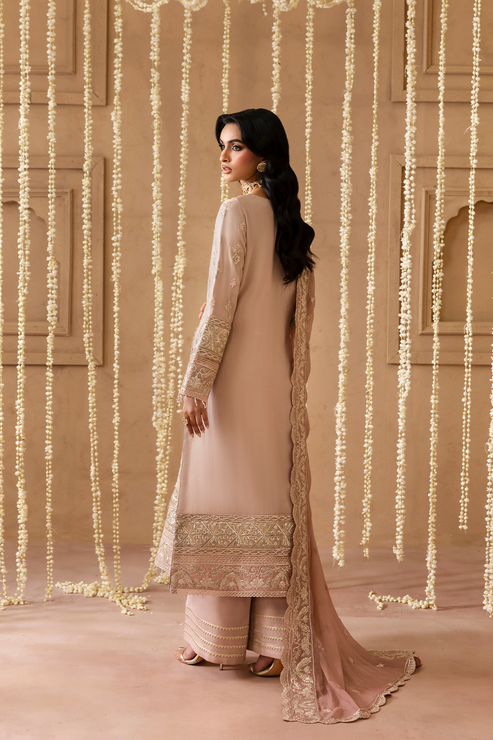 LAILA – authentic Pakistani formal dress from the Emaan Adeel Sheherzadi Formals 25 collection for women in the UK.
