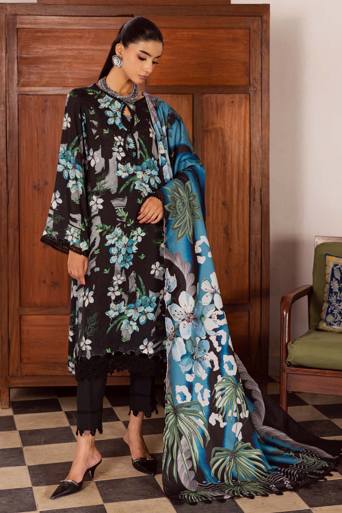 SP-194 – authentic Pakistani dress from the Nureh Linen Jacquard collection for women in the UK.