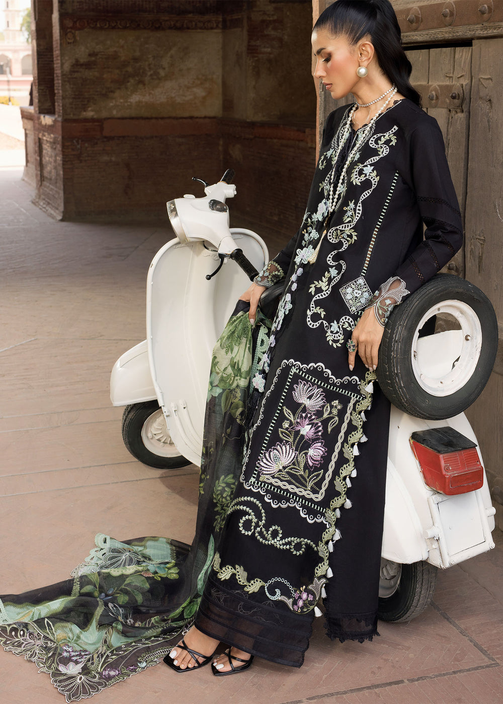 Saira Shakira | Bloom Lawn | ELISE 1A - by Libayah - Registered Vendor of : Saira Rizwan - 100% Original Designer Dress
