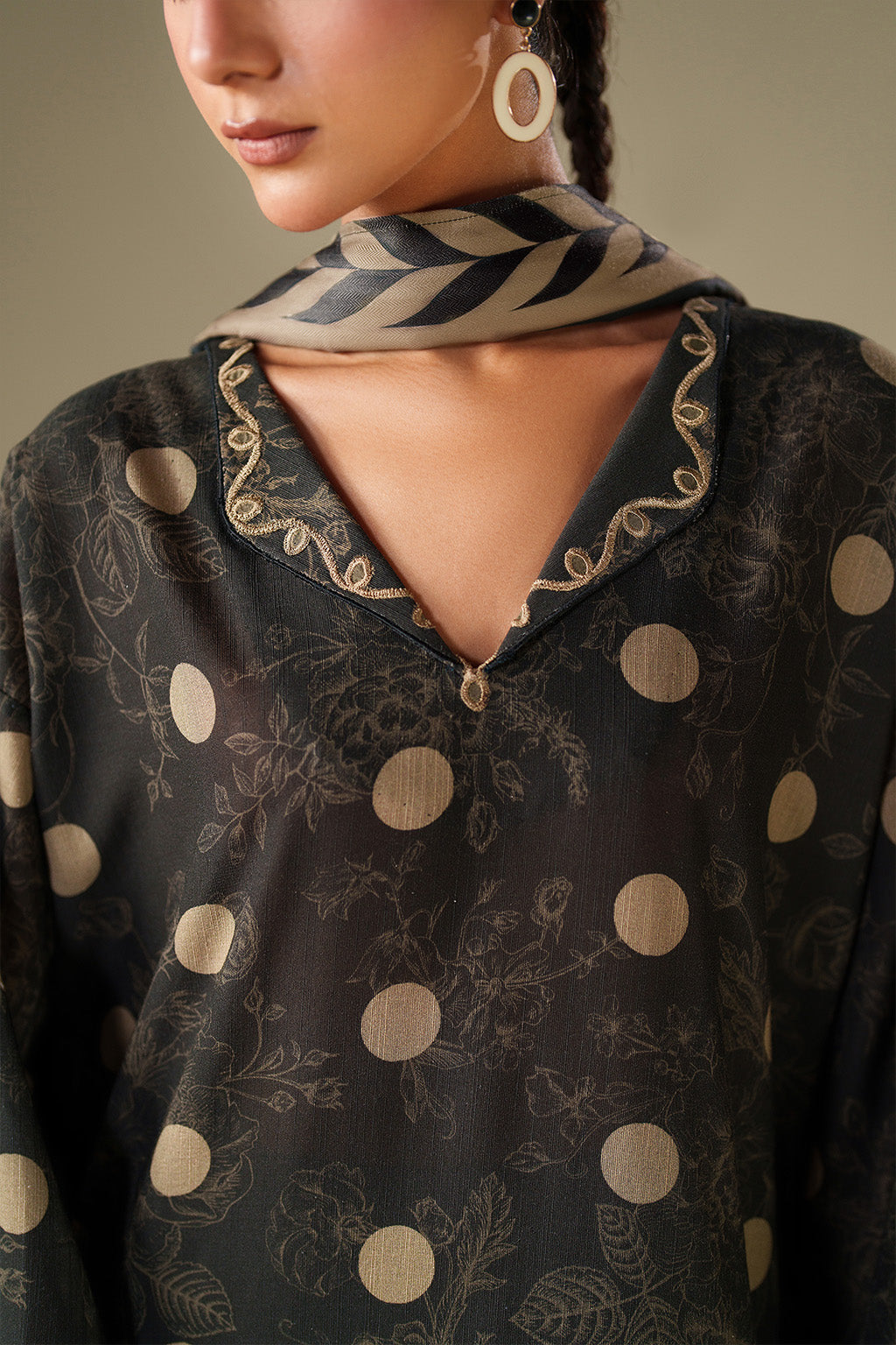 Iznik | Winter Chapter 25 | UE-571 Printed Khaddar by Iznik - Designer Dress - Type : Ladies Clothes - Available at Libayah - 100% Original 