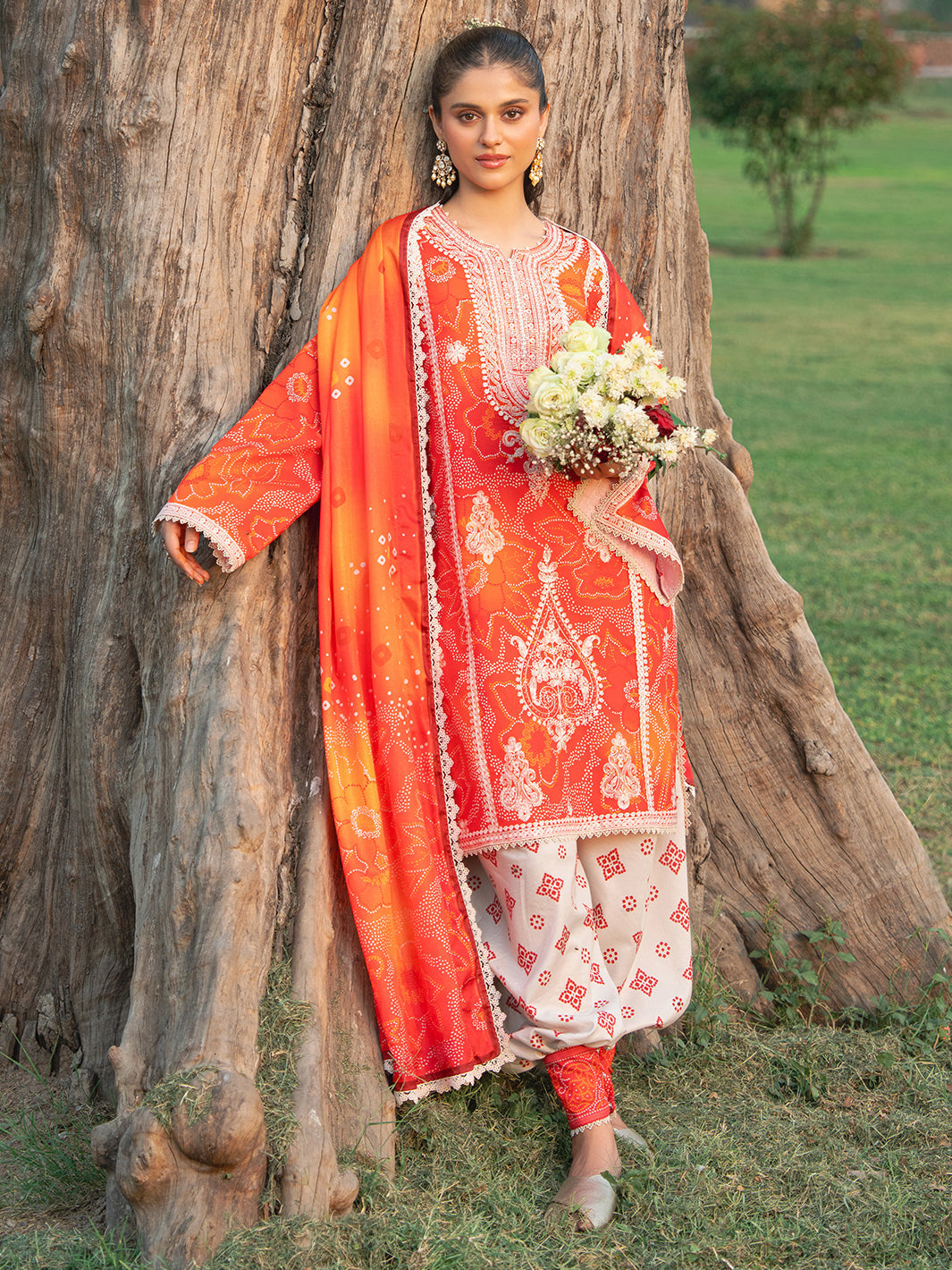 Bin Ilyas | Naqsh Naaz Luxury Lawn 25 | 2084 - A by Bin Ilyas - Designer Dress - Type: Ladies Clothes - Available at Libayah - 100% Original