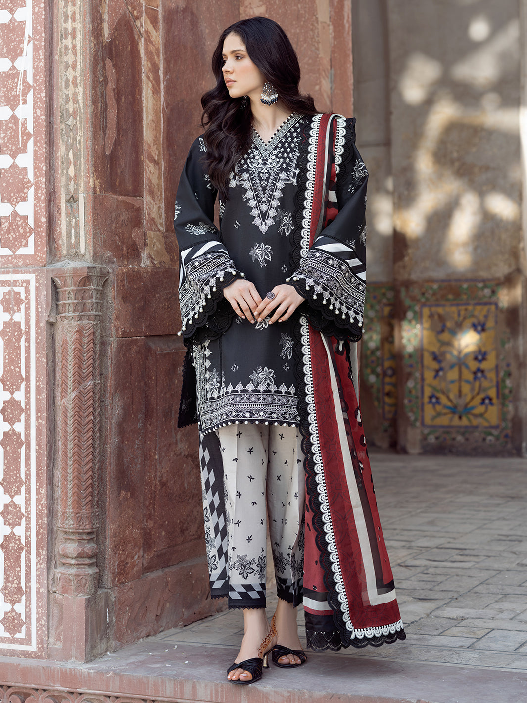 Bin Ilyas | Naqsh Naaz Luxury Lawn 25 | 2088 - A by Bin Ilyas - Designer Dress - Type: Ladies Clothes - Available at Libayah - 100% Original
