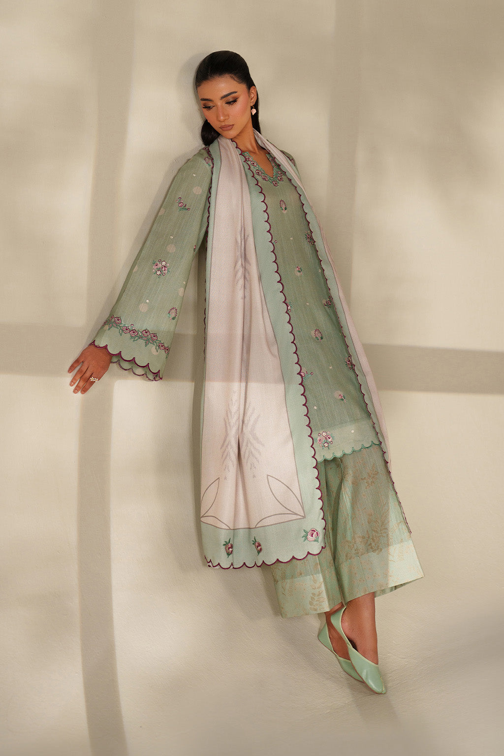 Iznik | Winter Chapter 25 | UE-563 Printed Khaddar by Iznik - Designer Dress - Type : Ladies Clothes - Available at Libayah - 100% Original 