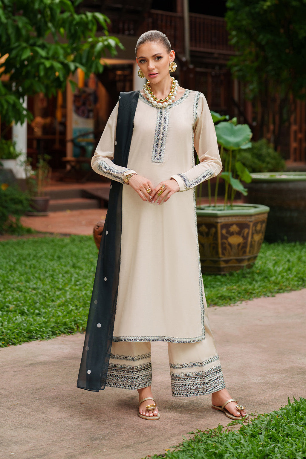 Iznik | lawn 26 | UE-515 by Iznik - Designer Dress  - Type : Ladies Clothes - Available at Libayah - 100% Original 
