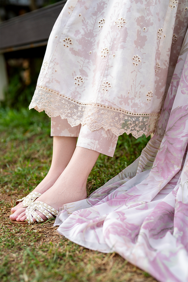Iznik | lawn 26 | UE-526 by Iznik - Designer Dress  - Type : Ladies Clothes - Available at Libayah - 100% Original 