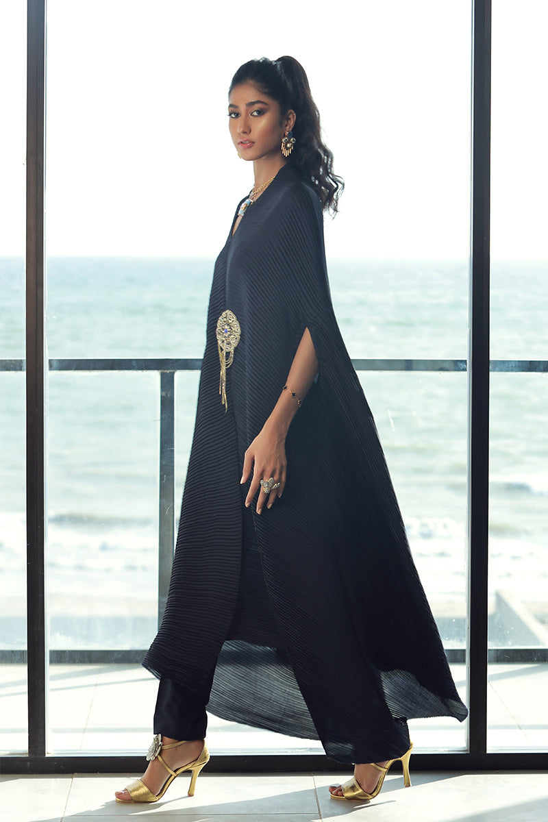 Wardha Saleem | Luxury Pret Fusion Wear | NAOMI (2PC) by Wardha Saleem - Designer Dress - Type: Ladies Clothes - Available at Libayah - 100% Original