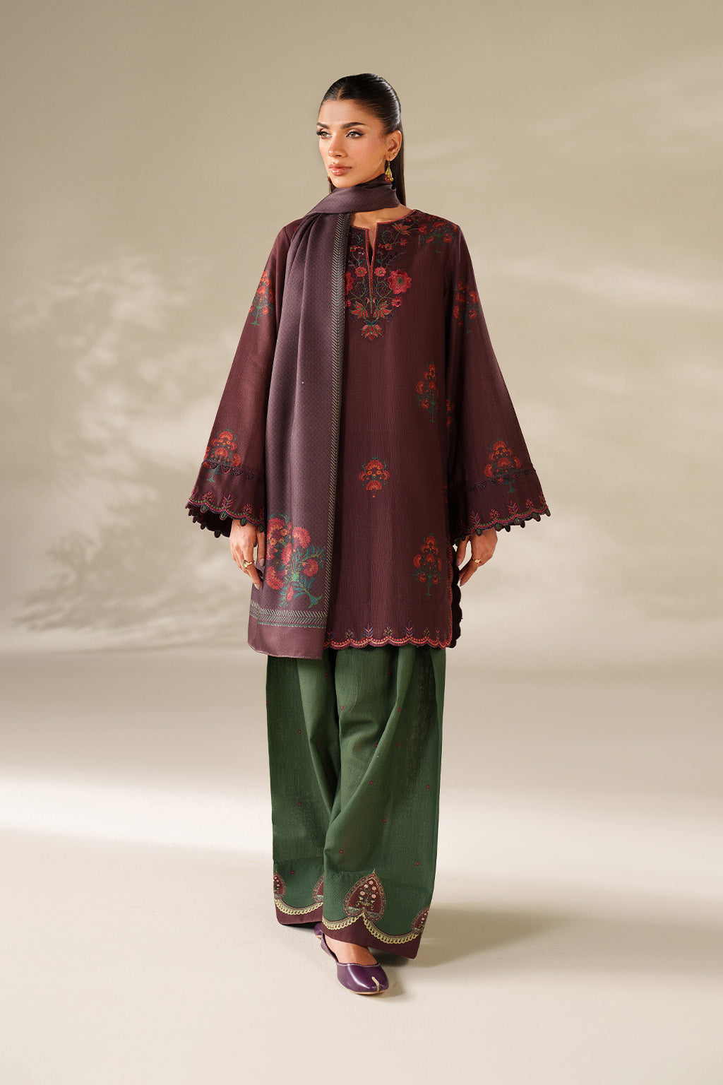 Iznik | Winter Chapter 25 | UE-562 Printed Khaddar by Iznik - Designer Dress - Type : Ladies Clothes - Available at Libayah - 100% Original 