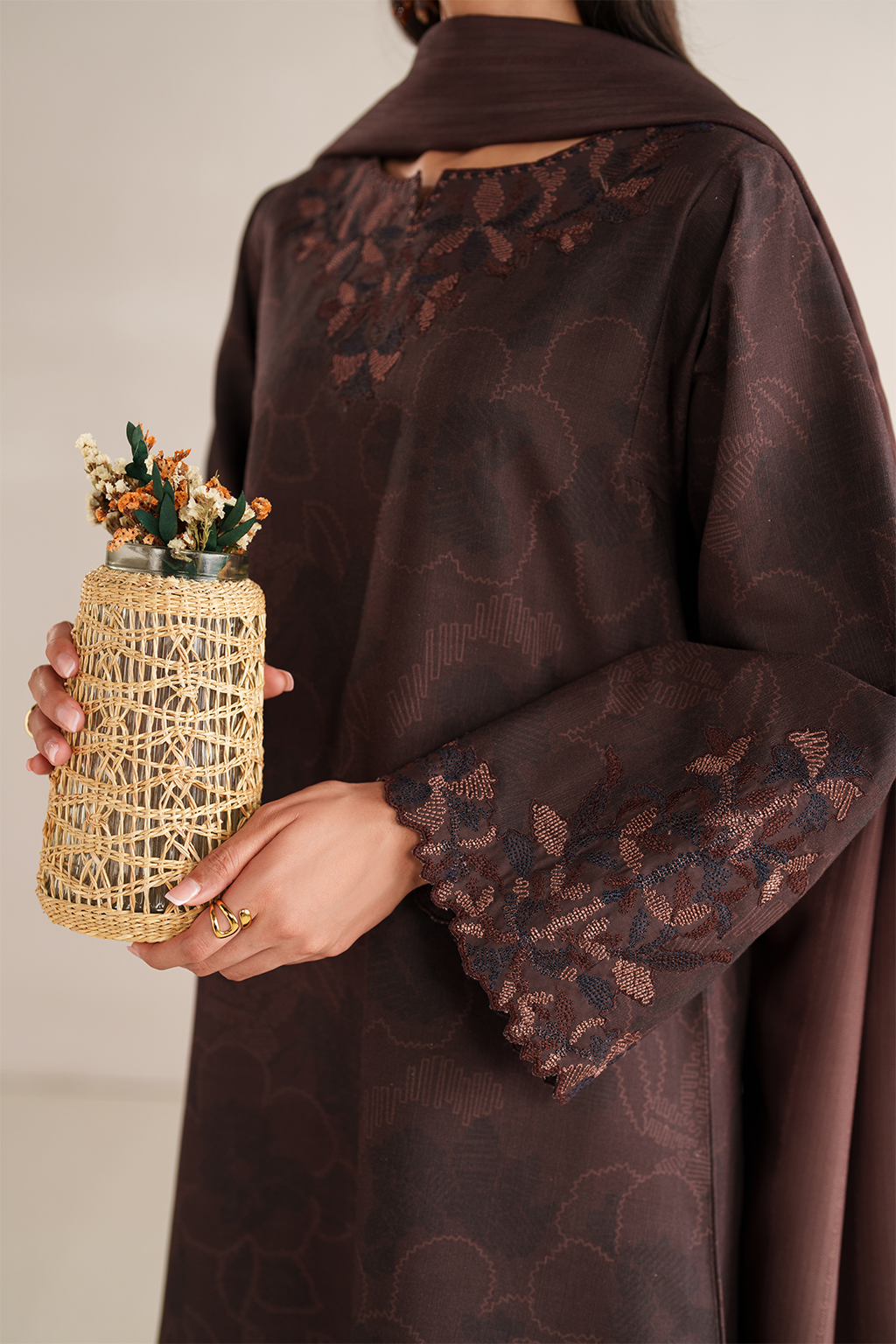 Iznik | Winter Chapter 25 | UE-574 Printed Khaddar by Iznik - Designer Dress - Type : Ladies Clothes - Available at Libayah - 100% Original 