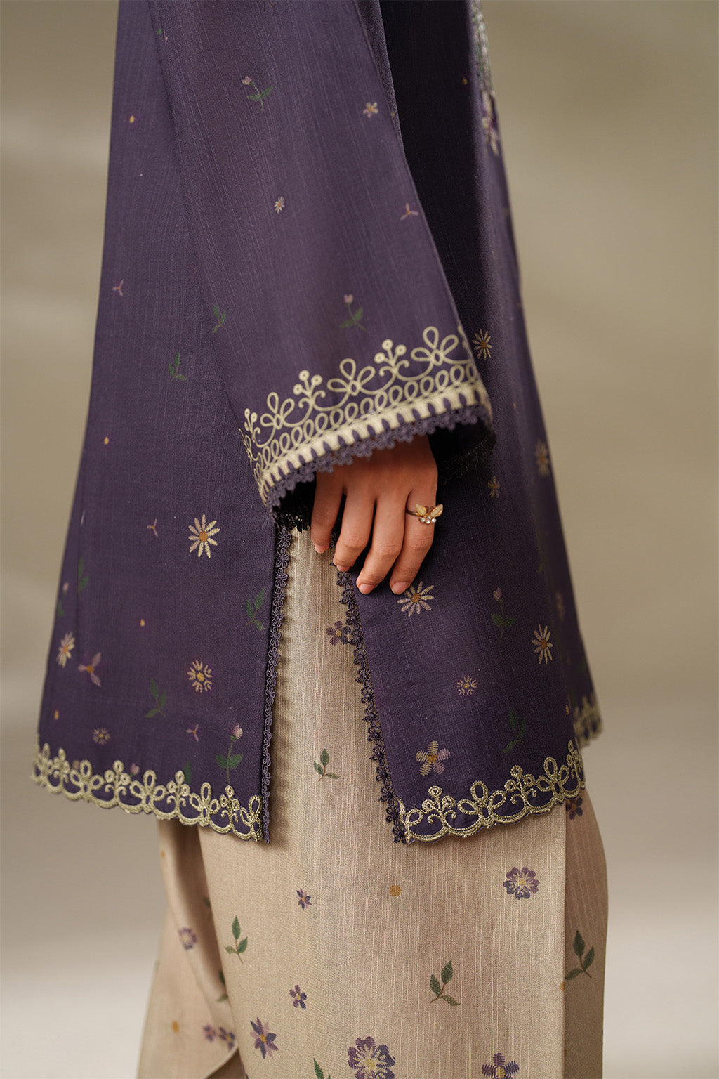 Iznik | Winter Chapter 25 | UE-568 Printed Khaddar by Iznik - Designer Dress - Type : Ladies Clothes - Available at Libayah - 100% Original 