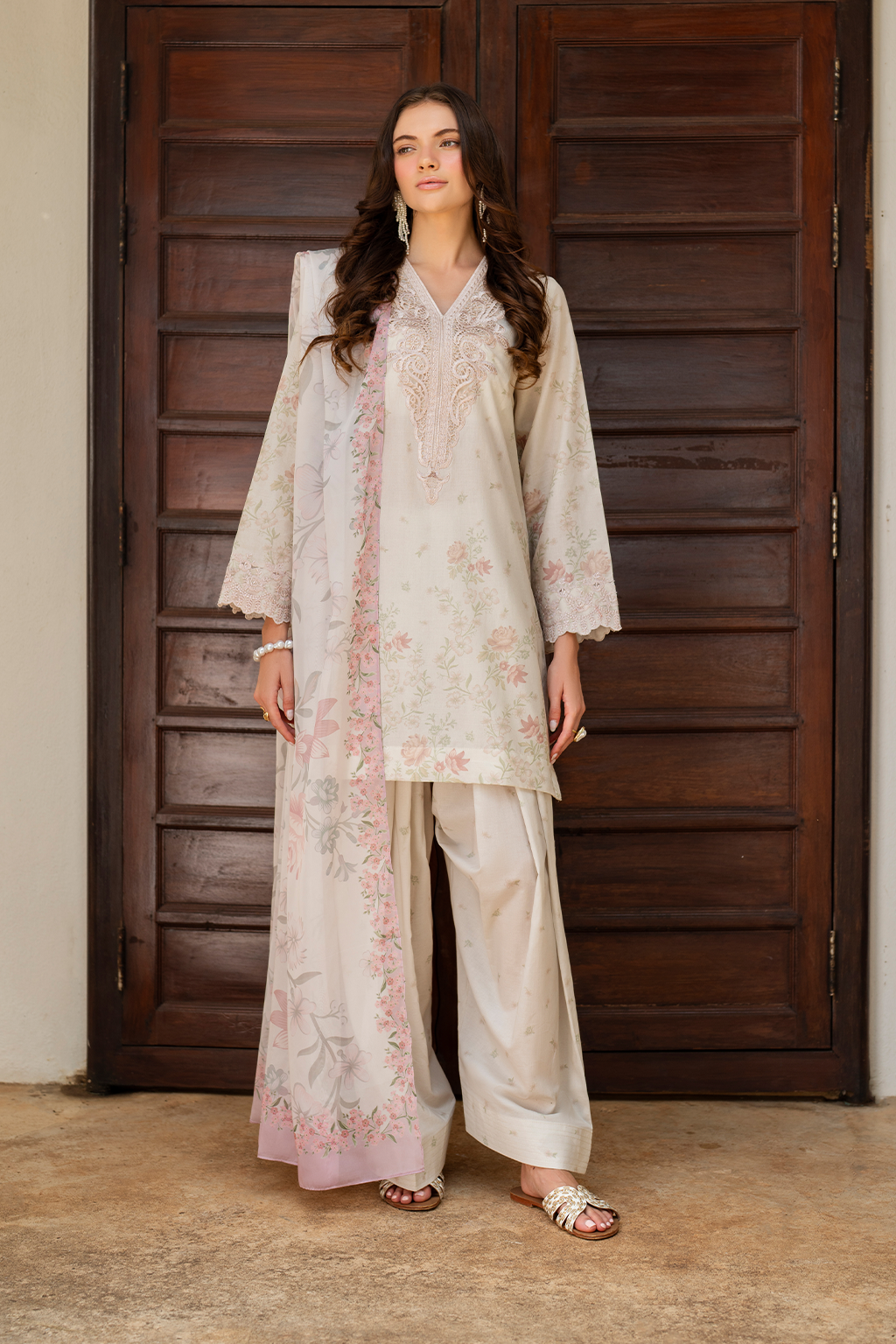 Iznik | lawn 26 | UE-491 by Iznik - Designer Dress  - Type : Ladies Clothes - Available at Libayah - 100% Original 