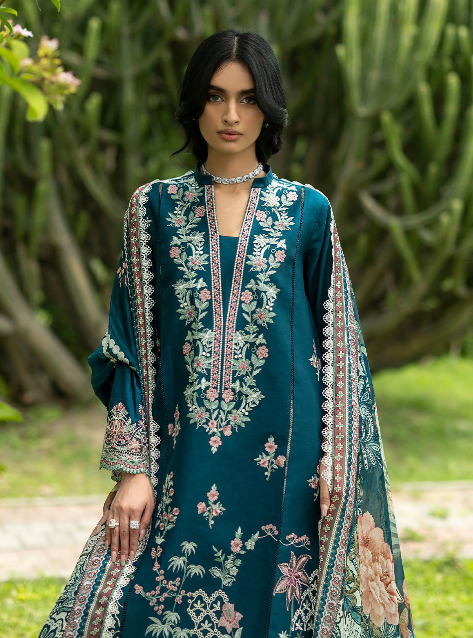 Zainab Chottani | Luxe Lawn 26 | Faye - 01 by Zainab Chottani - Designer Dress  - Type : Ladies Clothes - Available at Libayah - 100% Original 