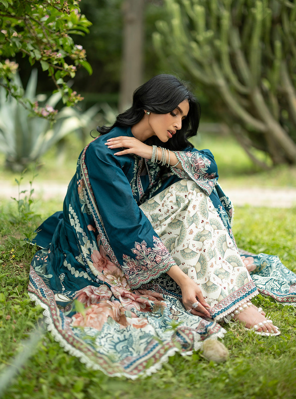 Zainab Chottani | Luxe Lawn 26 | Faye - 01 by Zainab Chottani - Designer Dress  - Type : Ladies Clothes - Available at Libayah - 100% Original 