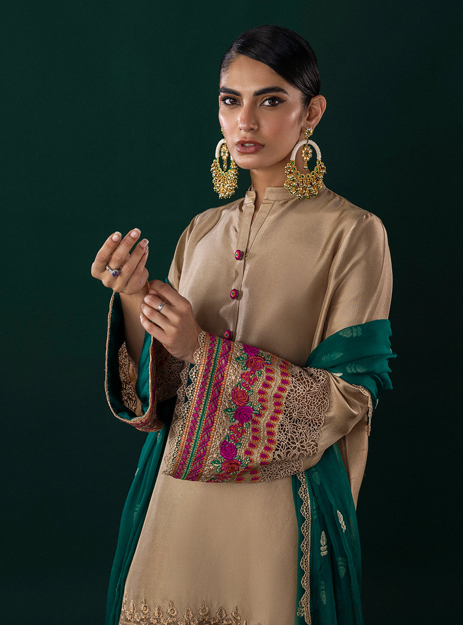 Zainab Chottani | Luxury Pret | ROHA by Zainab Chottani - Designer Dress - Type: Ladies Clothes - Available at Libayah - 100% Original