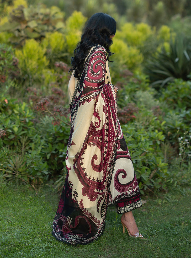 Zainab Chottani | Luxe Lawn 26 | Nour - 09 by Zainab Chottani - Designer Dress  - Type : Ladies Clothes - Available at Libayah - 100% Original 