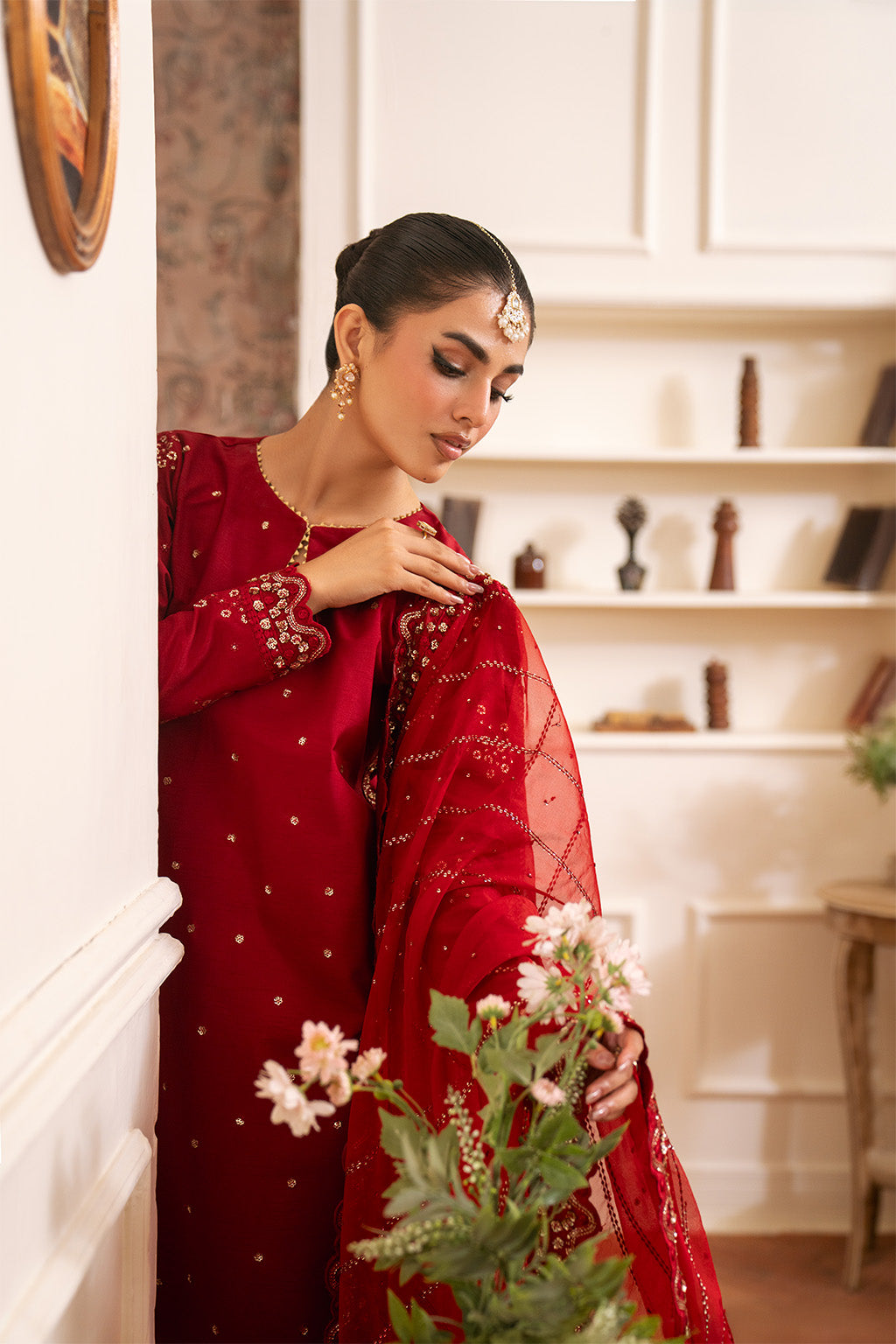 Neeshay | Luxe Pret | Crimora