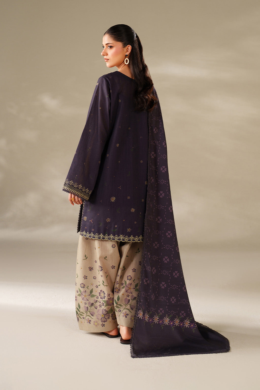 Iznik | Winter Chapter 25 | UE-568 Printed Khaddar by Iznik - Designer Dress - Type : Ladies Clothes - Available at Libayah - 100% Original 